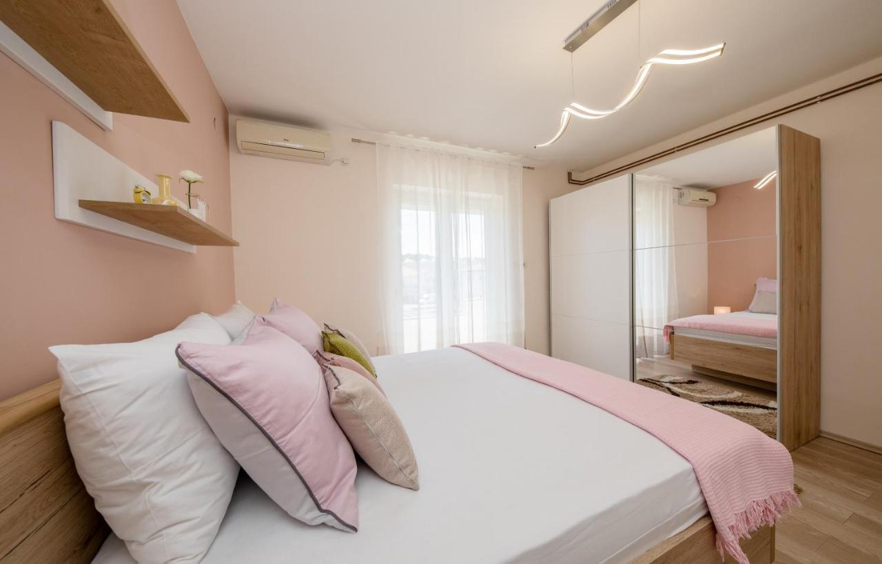 Apartment Luka Rab Town